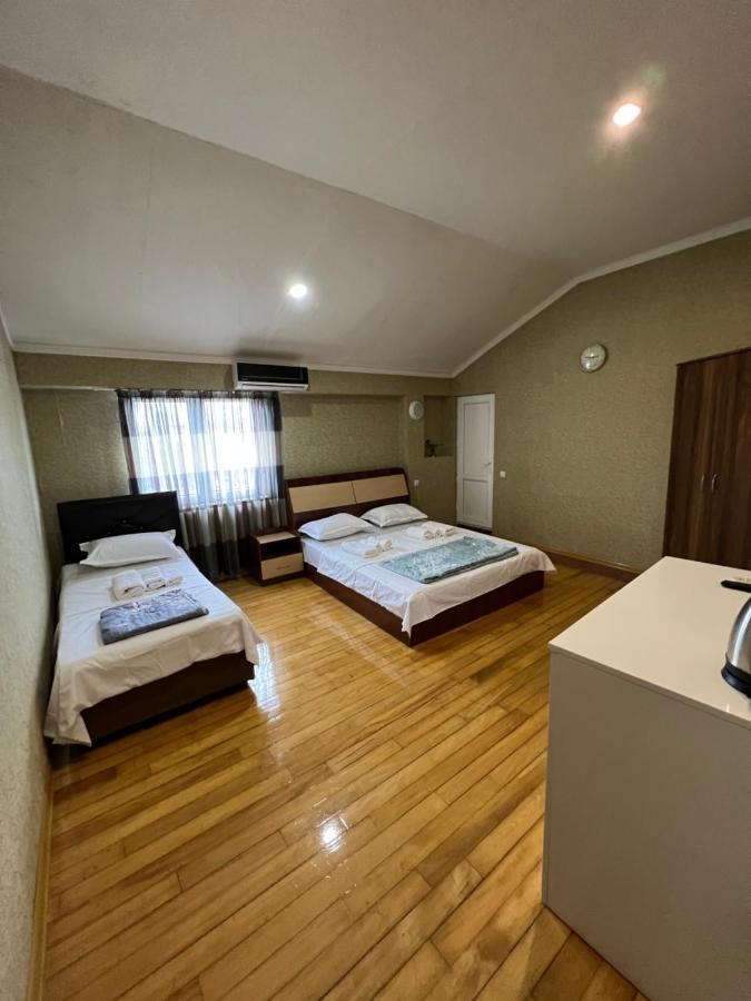 Twins Guest House Batumi Exterior photo