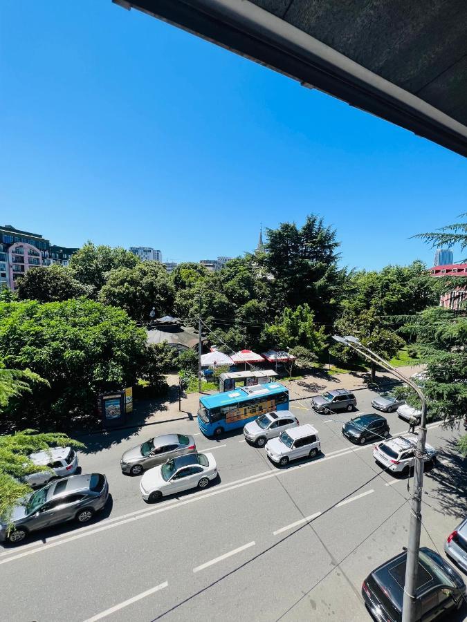 Twins Guest House Batumi Exterior photo